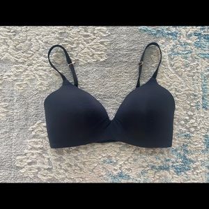Le Mystere bra 32c light lined no underwire